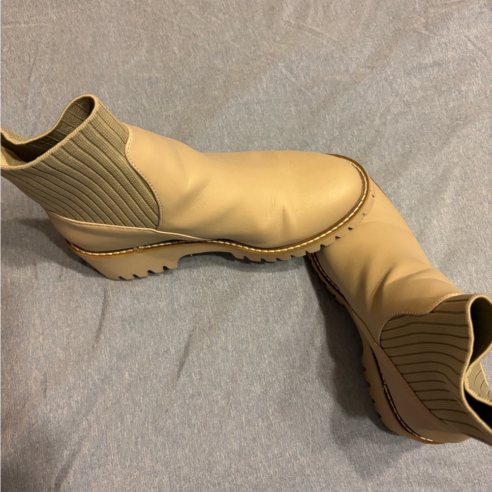 Coconuts by Matisse Cream Ankle Boots